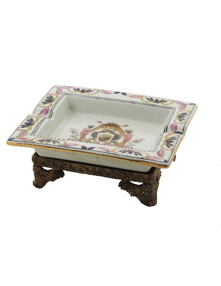 Cenicero de porcelana. Cenicero rectang. 19cm c/peana de bronce -AnaMaria