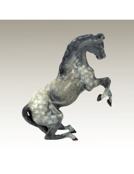 Escultura de bronce. Caballo encabritado pintado estilo Viena