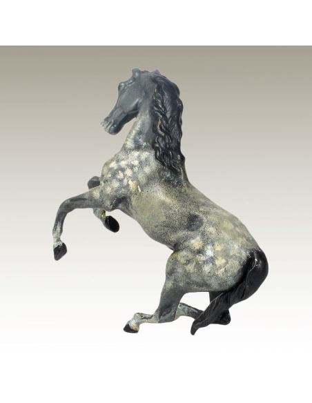 Escultura de bronce. Caballo encabritado pintado estilo Viena