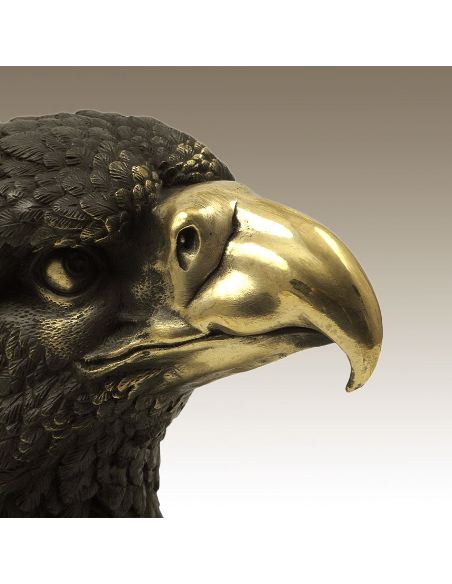 Escultura de Bronce. Cabeza de águila sobre base de marmol