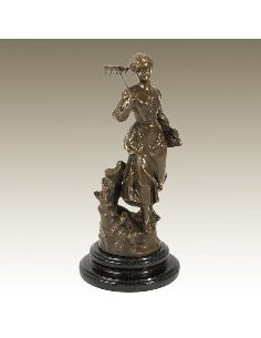 Sculpture en bronze: Fille au rateau 2