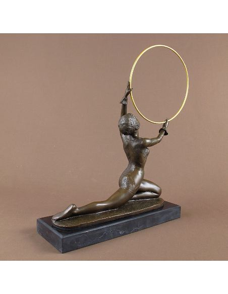 Sculpture en bronze: Femme Art déco "Extasis" avec cerceau doré