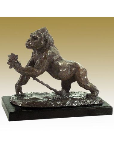 Sculpture en bronze: Gorille en action