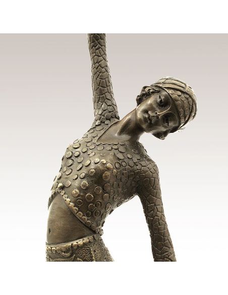 Sculpture en bronze: Femme Art déco "Pas de danse" -Patine brune