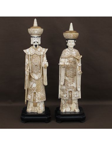 Figura de Hueso. Emperador & Emperatriz de pie 049cm con peana