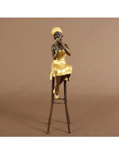 Figura de Bronce. Mujer Art Decó "A Little Rouge" en taburete-Dor