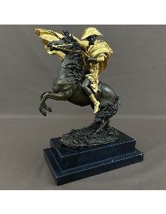 Sculpture en bronze: Napoléon à cheval -Patine brune